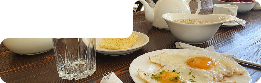 haus_subpage_about_breakfast_decoration.png